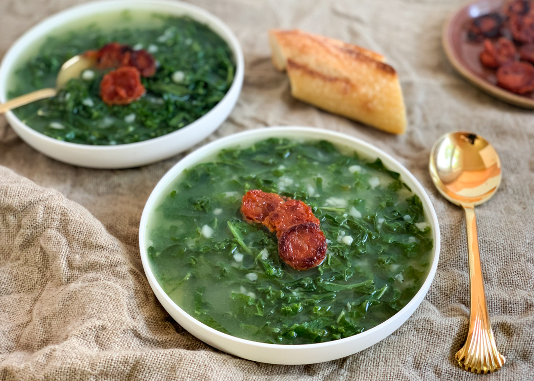 Caldo Verde Perpaduan Kentang, Kale Dan Sosis Yang Lezat