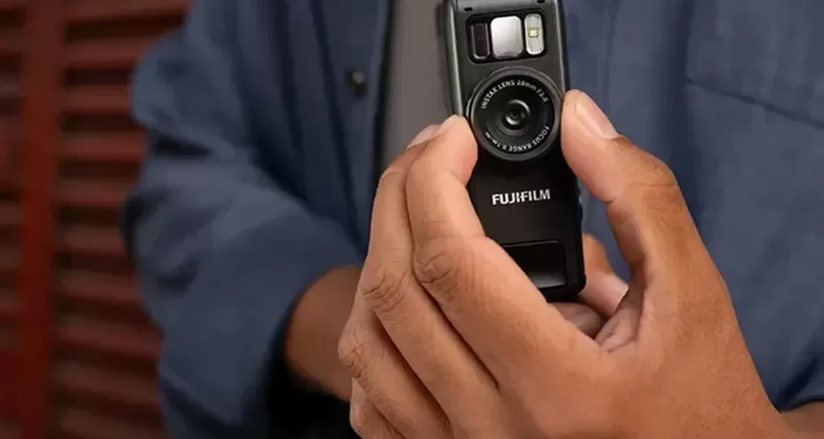 Fujifilm Rilis Instax Mini Evo Cinema dengan Fitur Foto dan Video