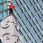 Alex Honnold Taklukan Taipei 101 Tanpa Tali Free Solo Spektakuler