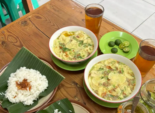 Soto Kuning Aa Adam Ikon Kuliner Tradisional Bogor yang Autentik