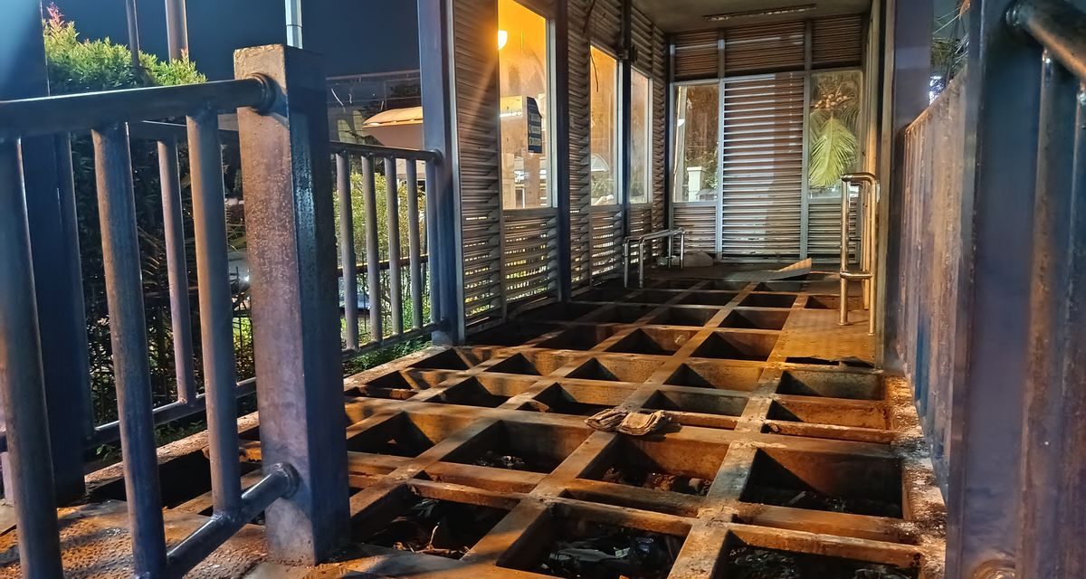 Halte Terbengkalai di Bekasi: Risiko dan Peran Masyarakat