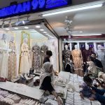 Tradisi Berburu Baju Lebaran di Tanah Abang Masih Ramai