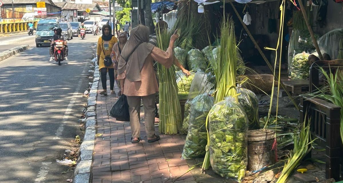 Tradisi Ketupat Lebaran: Simbol Budaya, Menjelang Hari Raya