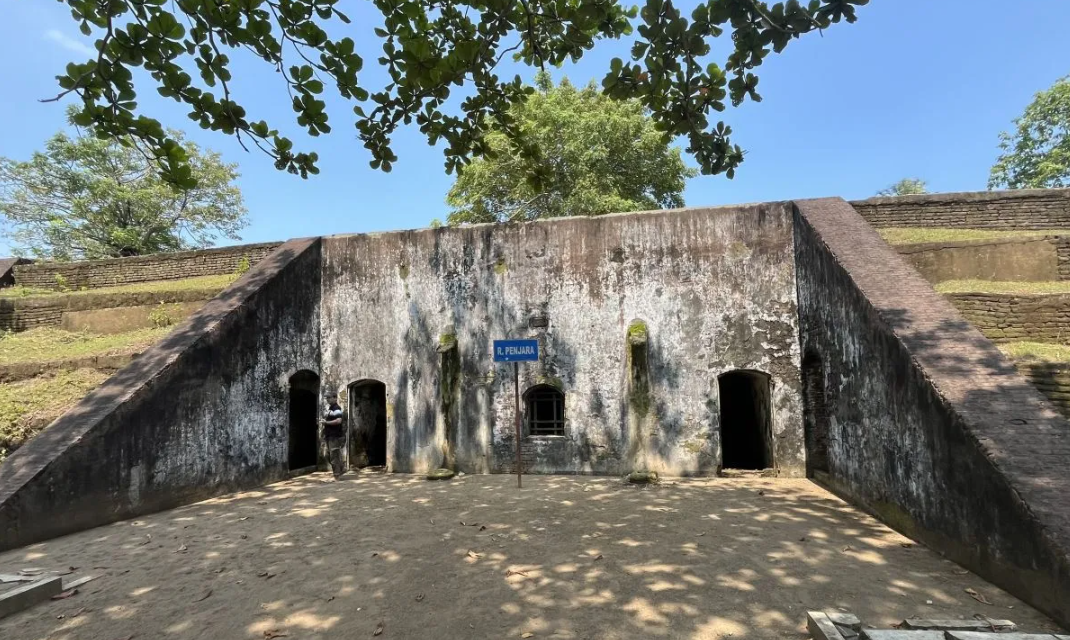Benteng Pendem Cilacap: Jejak Strategi Pertahanan Sejarah Unik