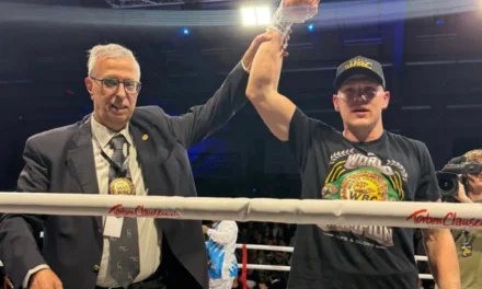 Jacob Bank Penantang Wajib Gelar Dunia WBC Usai KO di Kolding