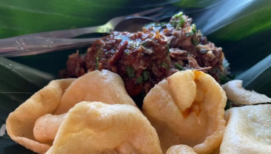 Pemanfaatan Daun Jati dan Daun Pisang sebagai Alternatif