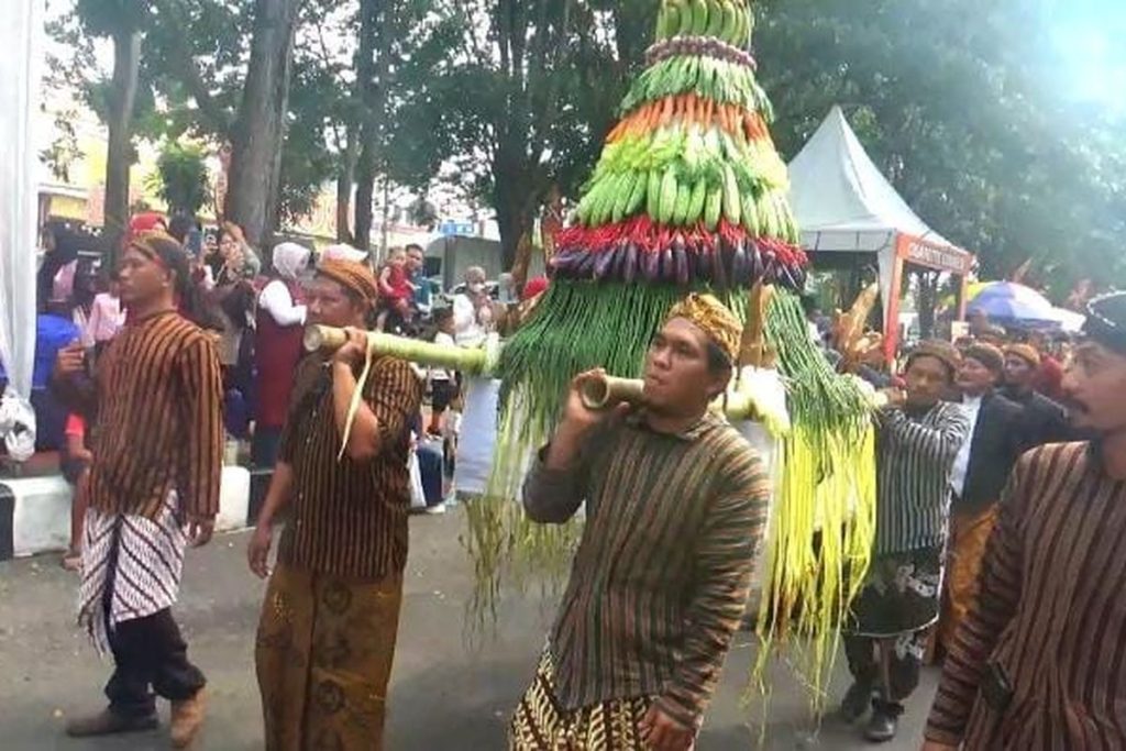 Penampilan grup jaranan dalam Kirab Budaya Nasional Gebyar Suro di Kota Bangko, Kabupaten Merangin, Jambi.