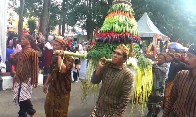 Ribuan Warga Padati Gebyar Suro, Jaranan Jadi Sorotan