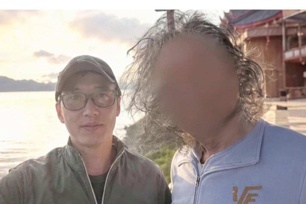 Chen Jie dan Fei bertemu kembali sebagai keluarga setelah terpisah puluhan tahun di Danau Lugu China.