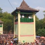 Tradisi Yaaqawiyyu Jatinom, 65 Ribu Apem Jadi Rebutan
