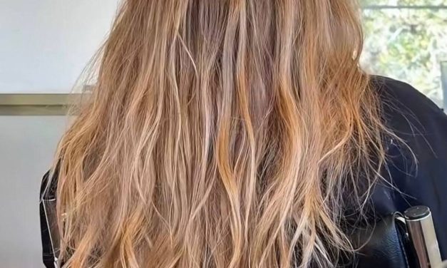 French Highlights Jadi Tren Warna Rambut Natural yang Minim Perawatan